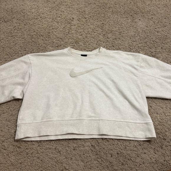 Nike Women's Crew Neck Sweater - Picture 1 of 3